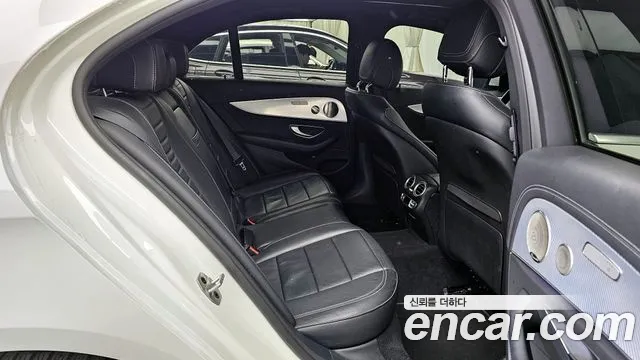 Mercedes-Benz E-Class 2021 — фото 12