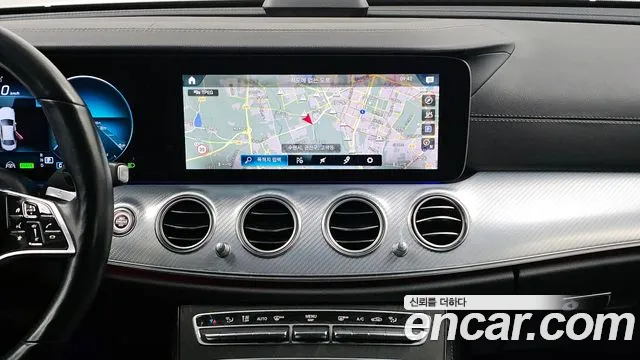 Mercedes-Benz E-Class 2021 — фото 14
