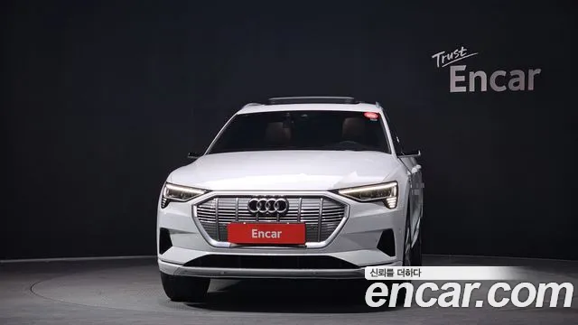 Audi e-tron 2021 — фото 3