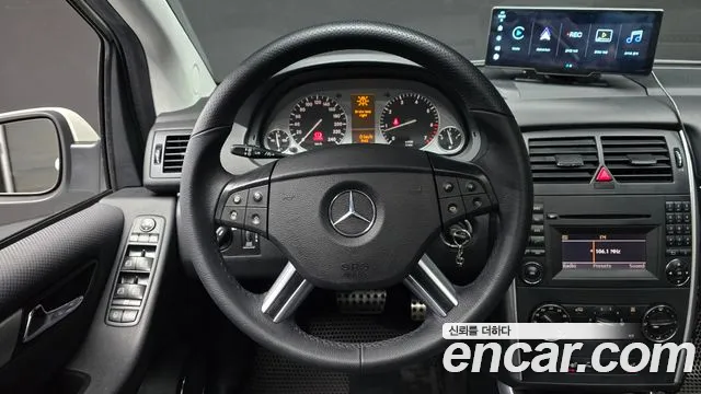 Mercedes-Benz B-Class 2010 — фото 13