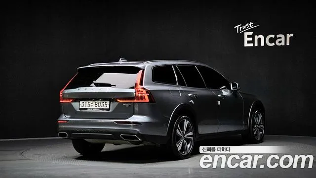 Volvo V60 2020 — фото 2