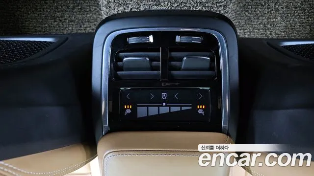 Volvo V60 2020 — фото 18