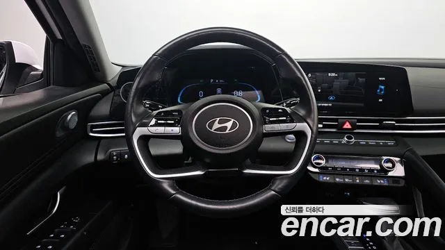 Hyundai AVANTE 2024 — фото 13