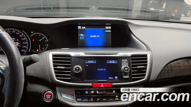 Honda Accord 2013 — фото 14