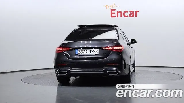 Mercedes-Benz C-Class 2023 — фото 4