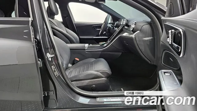 Mercedes-Benz C-Class 2023 — фото 10