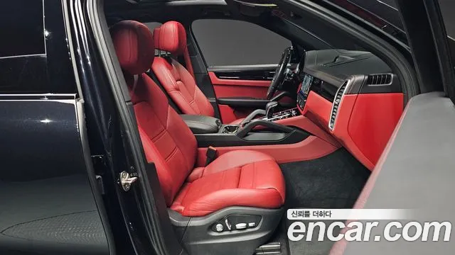 Porsche Cayenne 2021 — фото 10