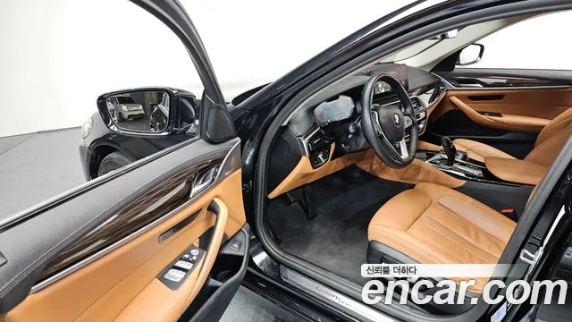 BMW 5-Series 2023 — фото 11
