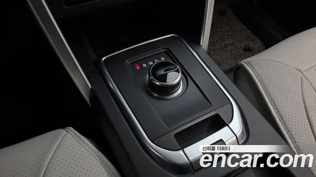 Land Rover Discovery Sport 2017 — фото 9