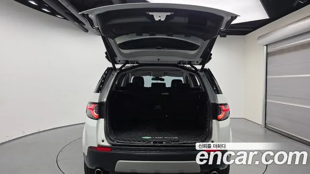 Land Rover Discovery Sport 2017 — фото 20