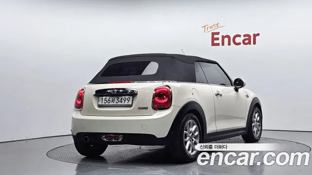 Mini Cooper Convertible 2017 — фото 2