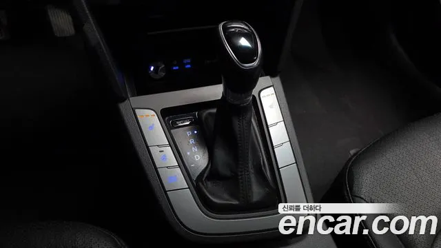 Hyundai AVANTE 2016 — фото 9