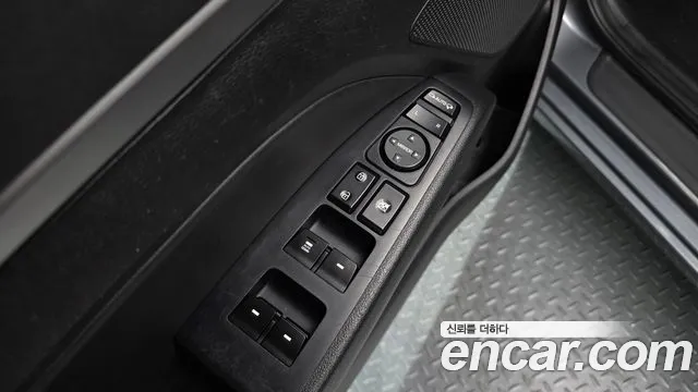 Hyundai AVANTE 2016 — фото 17