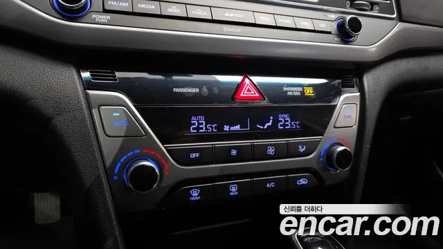 Hyundai AVANTE 2016 — фото 18