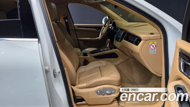 Porsche Macan 2015 — фото 11