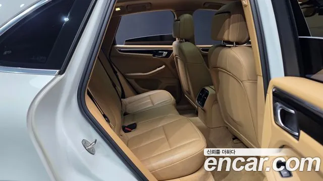 Porsche Macan 2015 — фото 12