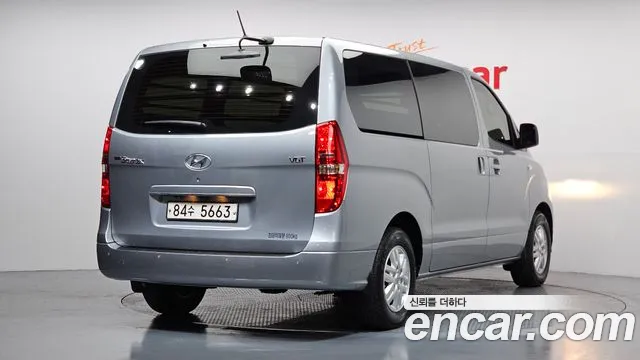Hyundai Starex 2021 — фото 2