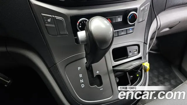Hyundai Starex 2021 — фото 9