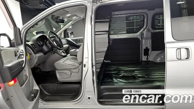 Hyundai Starex 2021 — фото 11