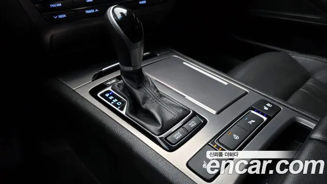 Hyundai Genesis 2016 — фото 9