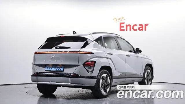 Hyundai Kona 2023 — фото 2
