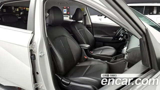 Hyundai Kona 2023 — фото 10