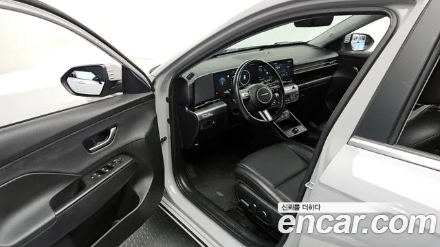 Hyundai Kona 2023 — фото 11