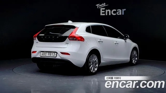 Volvo V40 2015 — фото 2