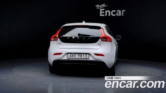 Volvo V40 2015 — фото 4