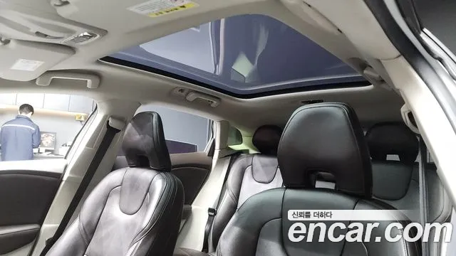 Volvo V40 2015 — фото 19