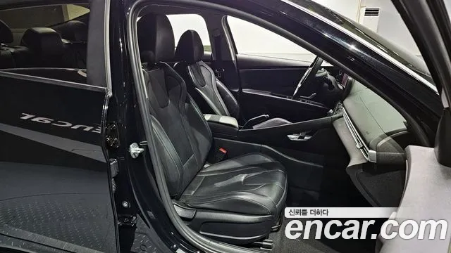 Hyundai AVANTE 2021 — фото 10