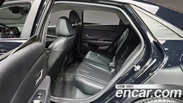 Hyundai AVANTE 2021 — фото 12