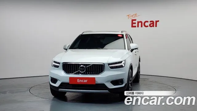 Volvo XC40 2021 — фото 3