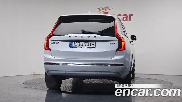 Volvo XC90 2022 — фото 4