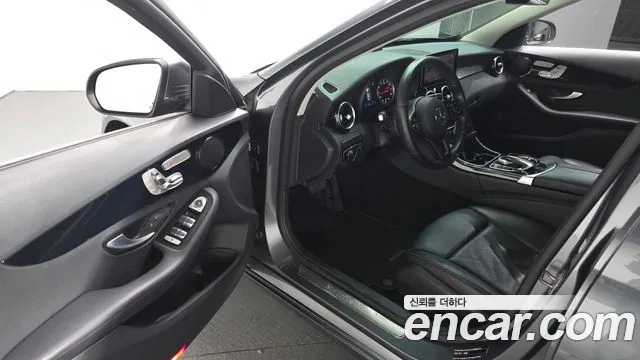 Mercedes-Benz C-Class 2019 — фото 11
