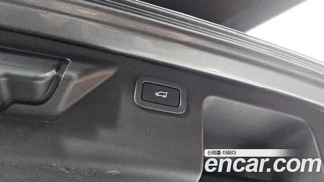 Land Rover Discovery Sport 2017 — фото 19