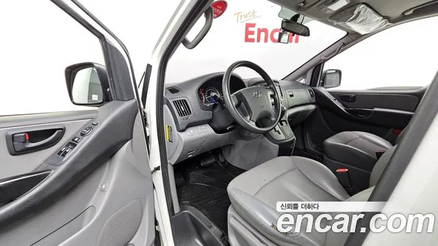 Hyundai Starex 2019 — фото 10
