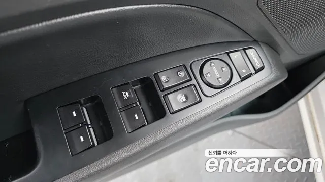 Hyundai AVANTE 2016 — фото 12