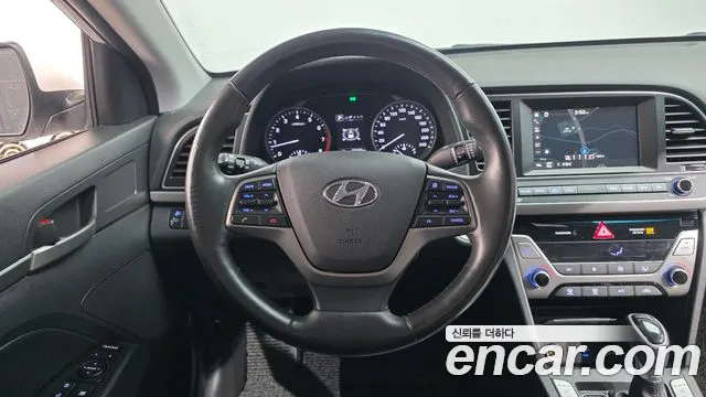 Hyundai AVANTE 2016 — фото 14