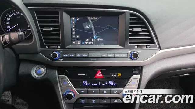 Hyundai AVANTE 2016 — фото 15