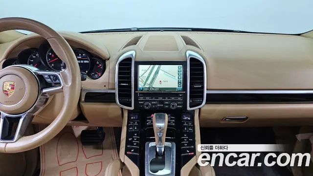 Porsche Cayenne 2016 — фото 16