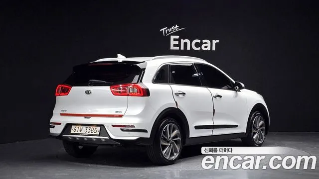 Kia Niro 2017 — фото 2