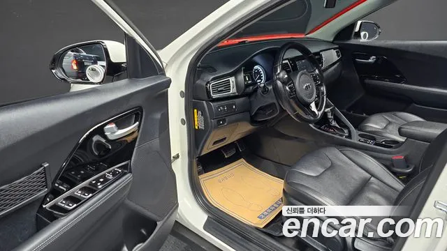 Kia Niro 2017 — фото 11