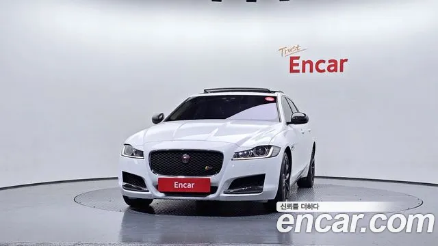 Jaguar XF 2018 — фото 3