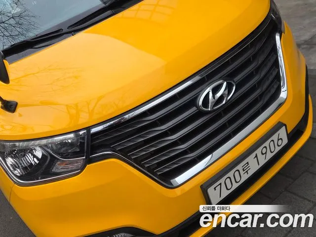 Hyundai Starex 2019 — фото 7