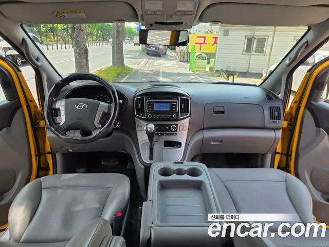 Hyundai Starex 2019 — фото 10