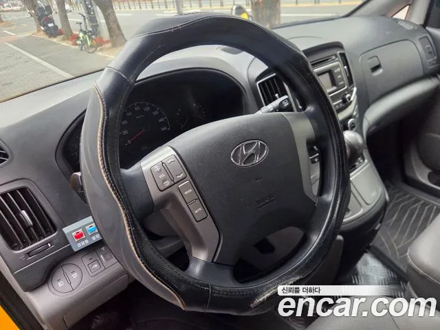 Hyundai Starex 2019 — фото 11