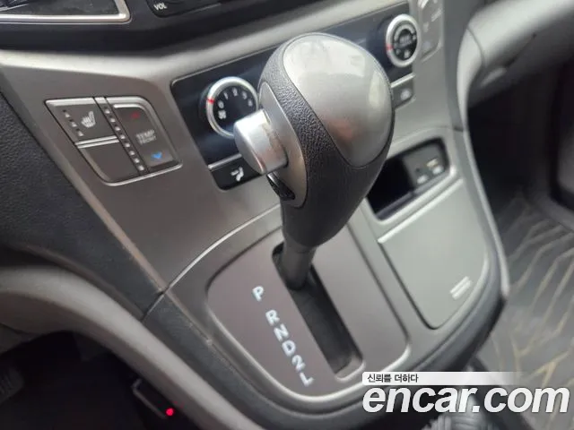 Hyundai Starex 2019 — фото 14