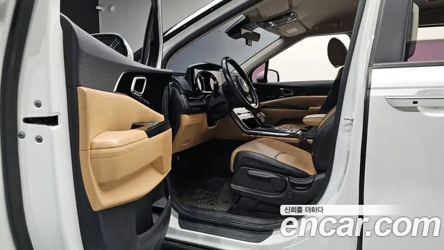 Kia Canival 2021 — фото 10