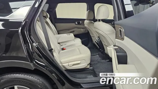 Kia Sorento 2023 — фото 12